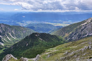 Vrtača i Srednji vrh (SLO)